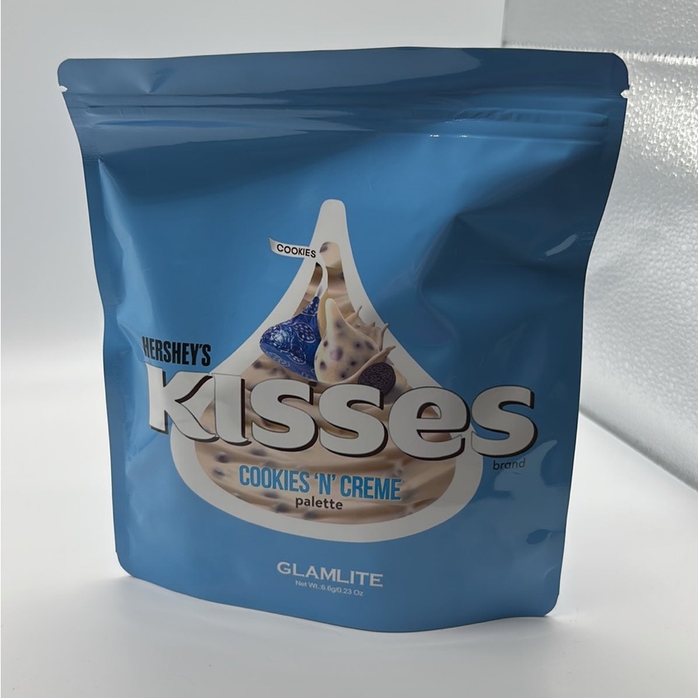 Glamlite: Hershey’s Cookies N Creme Palette